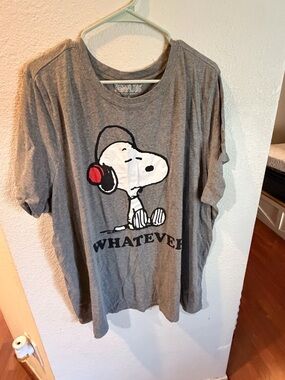 Peanuts Snoopy Grey Tee with Red Headphones